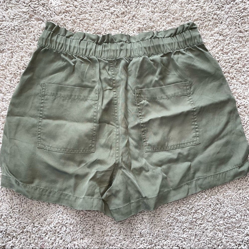 Loft Olive Green High Rise Shorts Paperbag Style Size Medium - Picture 2 of 10
